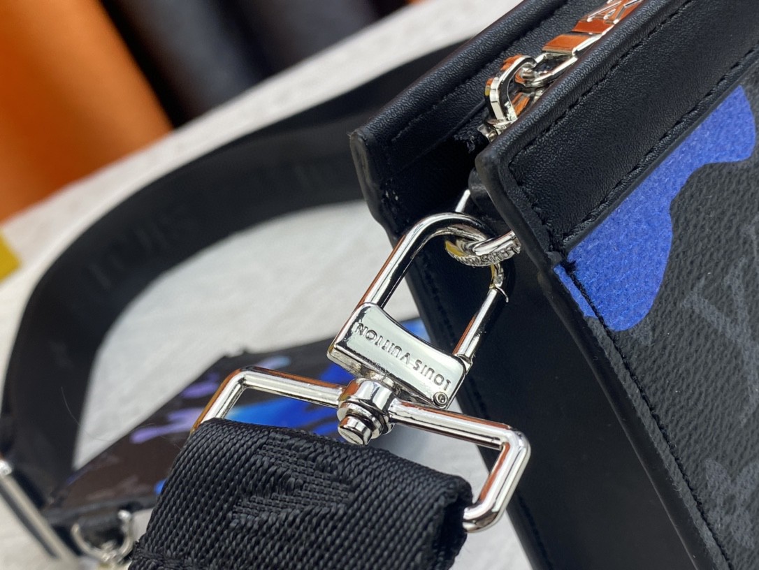 ルイヴィトン新作 Goston Wearable Wallet ショルダーバッグ 2304
