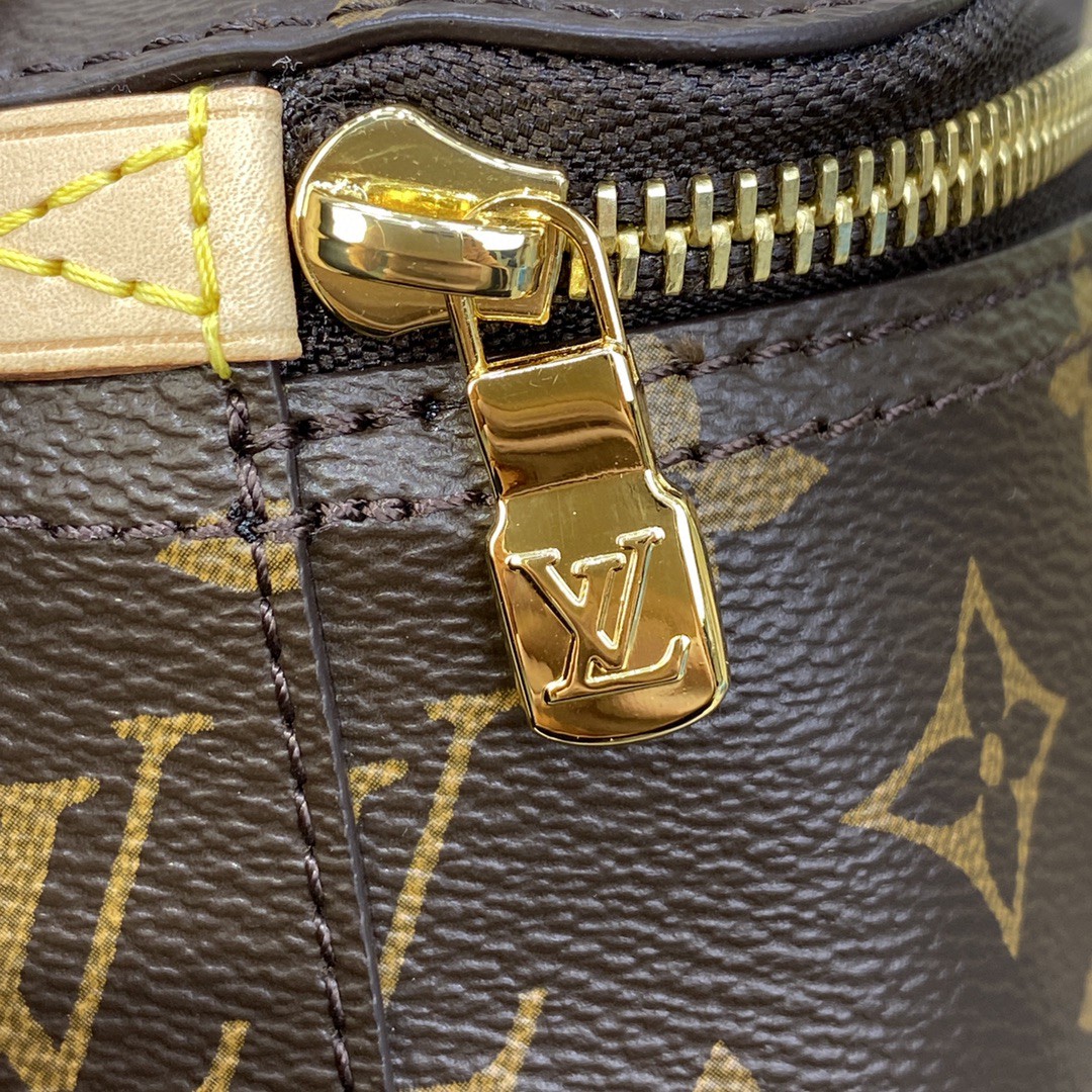 ルイヴィトン 新品値下受付 34cm Monogram コスメティック 2304HOJ