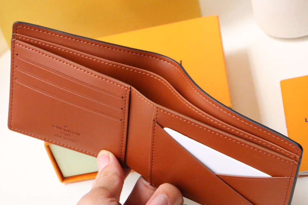 ルイヴィトン Aerogram Multiple 短財布/二つ折り財布
