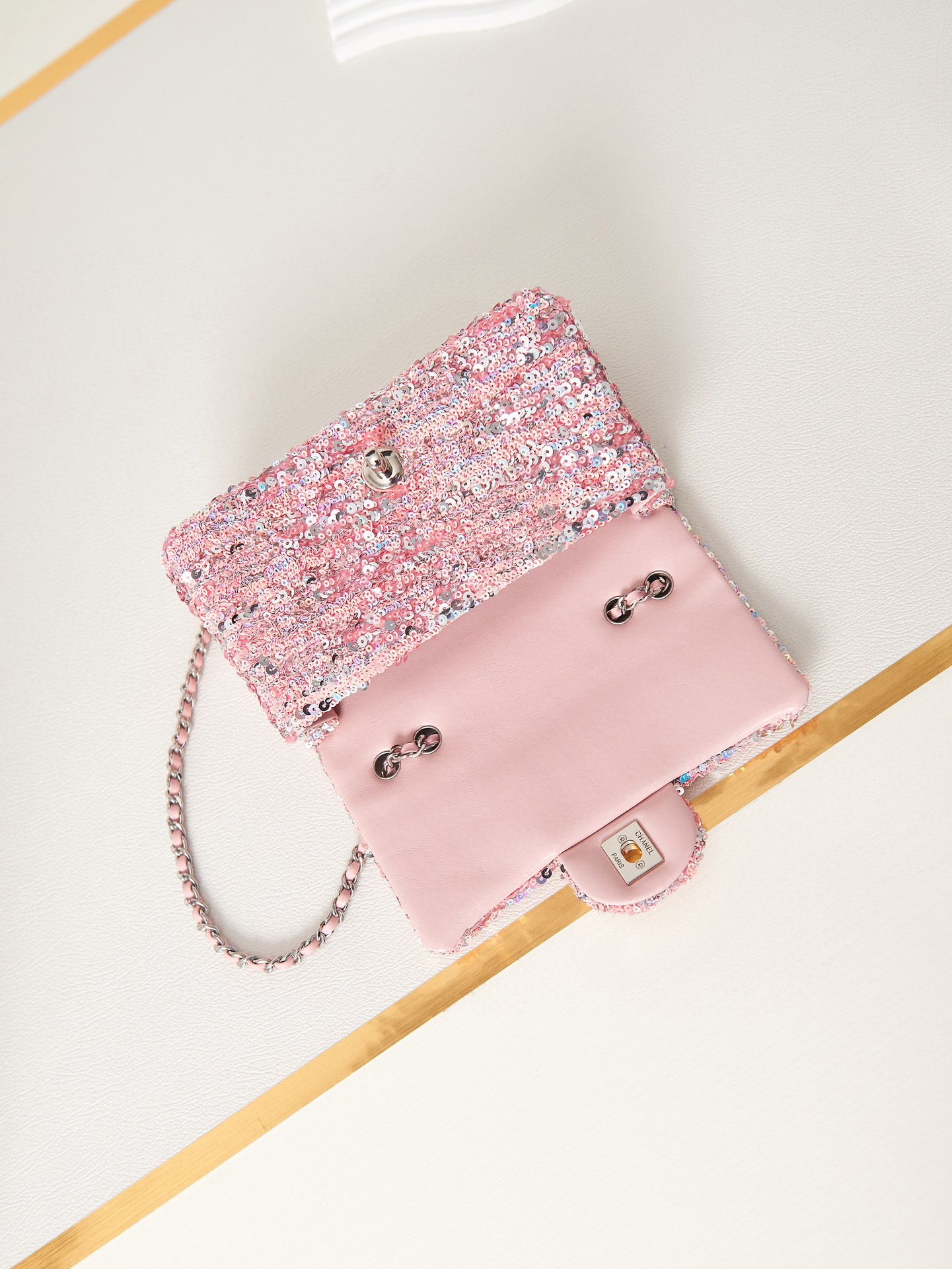 シャネル 超美品 20CM チェーンショルダーバッグ