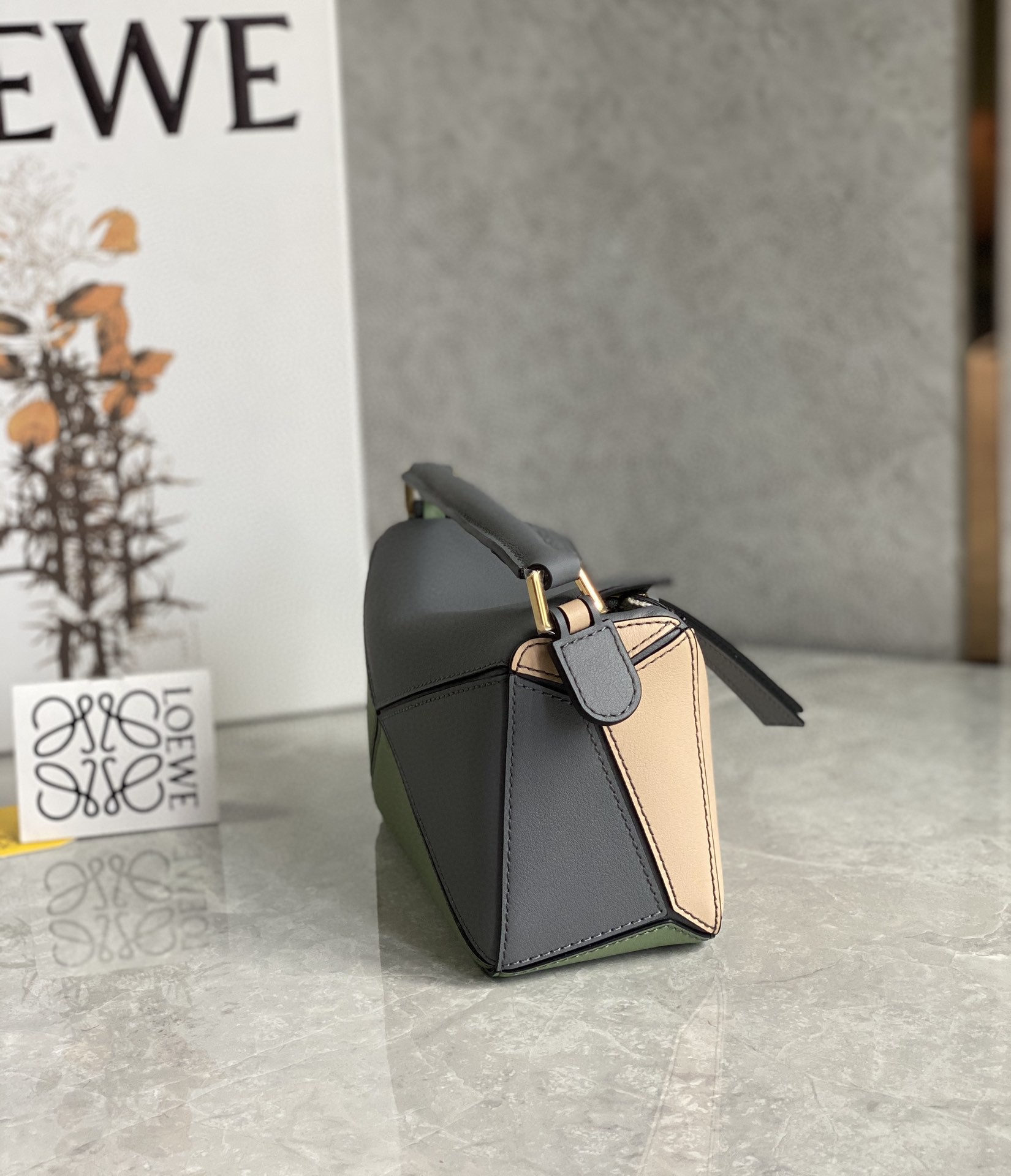 ロエベ 高品質 New Puzzle Mini 肩掛けハンドバッグ