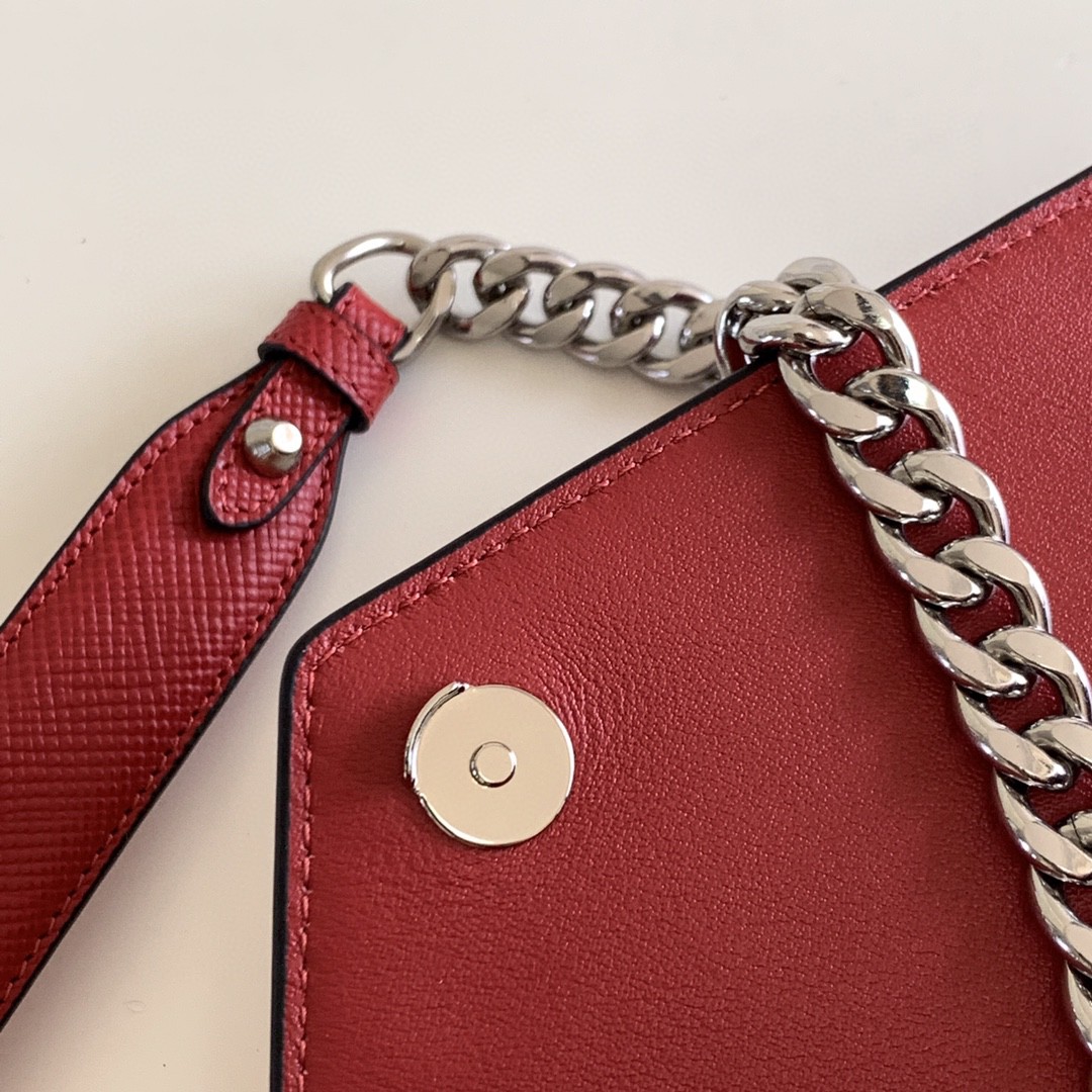 プラダ 超美品 Saffiano 21cm チェーンショルダーバッグ 2304