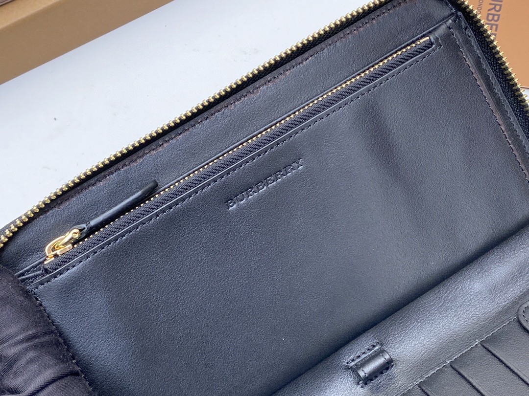 バーバリー 新作続々入荷中 L字ファスナー長財布