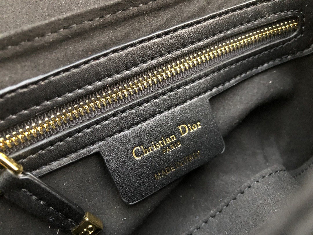 クリスチャンディオール Montaigne Avenue ショルダーバッグ