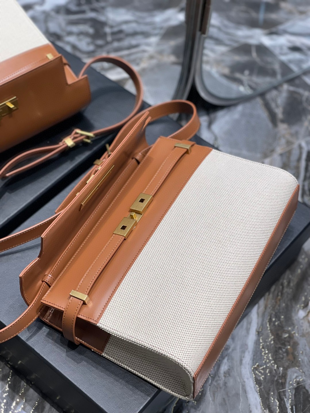超美品 イヴ サンローラン manhattan ショルダーバッグ 2303