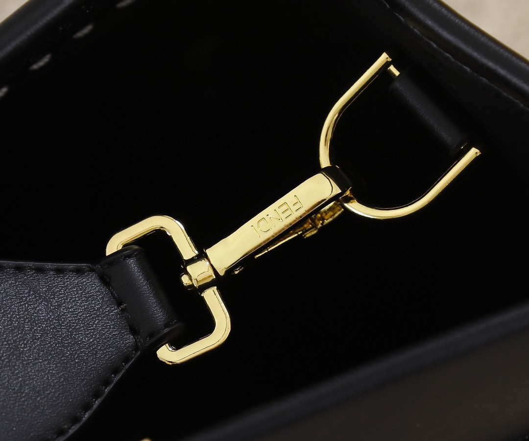 新作続々入荷中 フェンディ Tote 2WAY ハンドバッグ