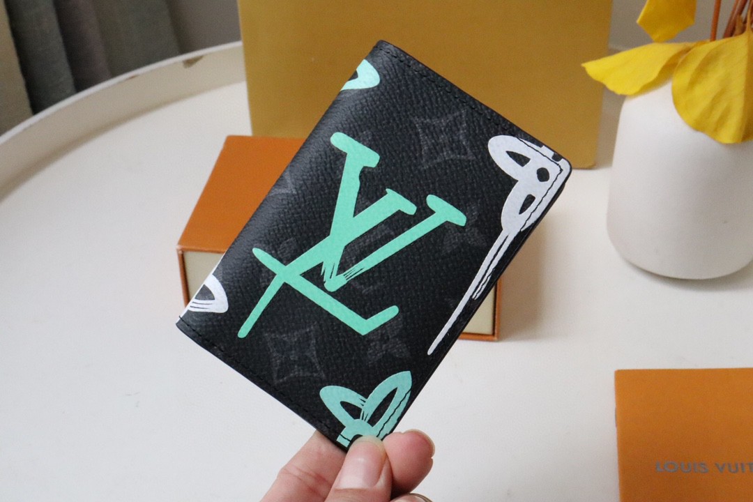 人気商品 ルイヴィトン Monogram Eclipse カードケース