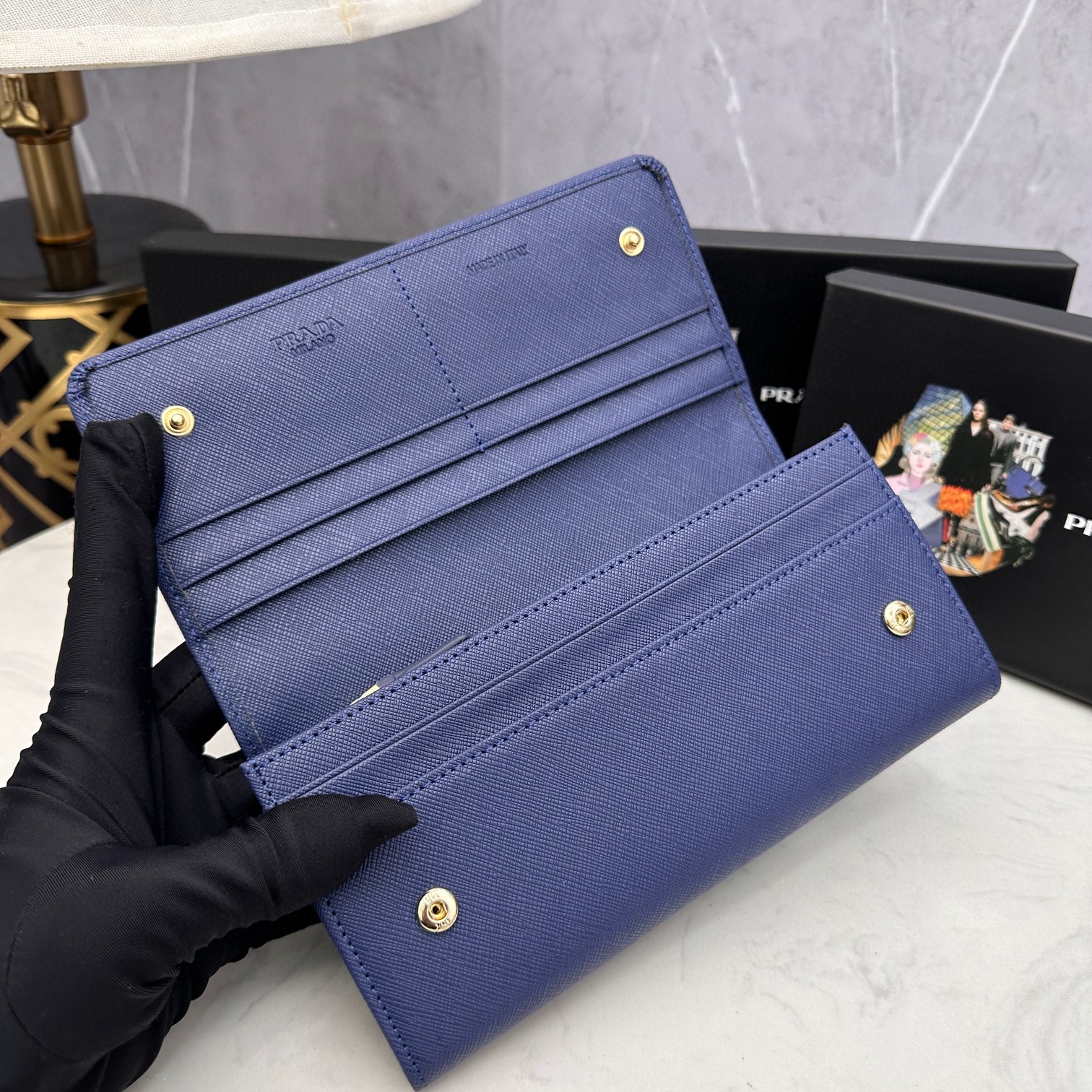 プラダ 新作続々入荷中 長財布/二つ折り財布 2304XSJ