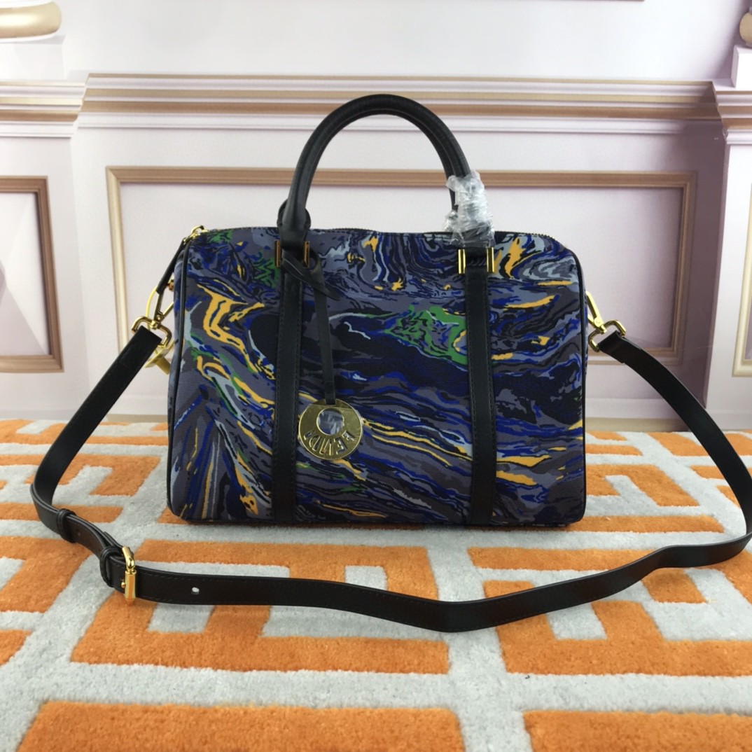 2023新作通販 フェンディ 30cm 2WAY ショッピングバッグ 2303
