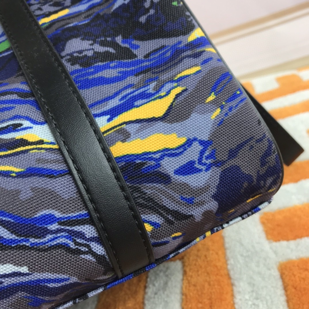 2023新作通販 フェンディ 30cm 2WAY ショッピングバッグ 2303