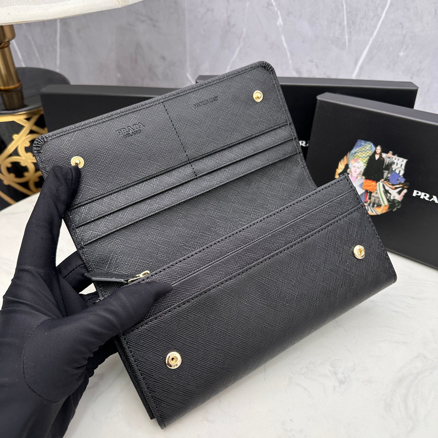 プラダ 新作続々入荷中 長財布/二つ折り財布 2304XSJ