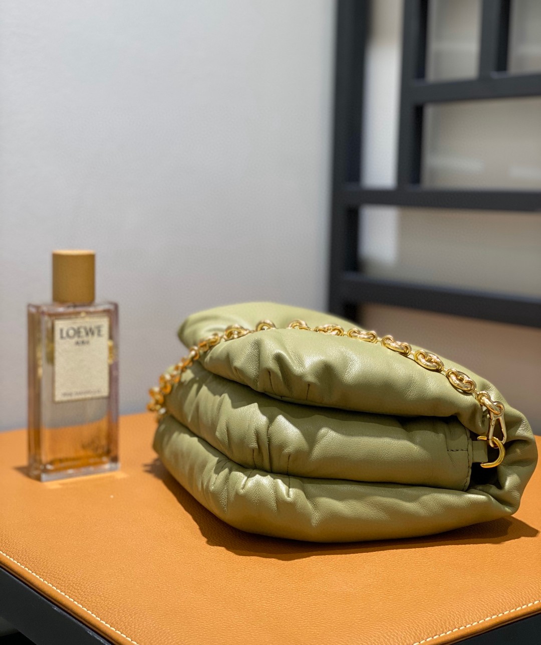 超美品 ロエベ チェーンショルダーバッグ