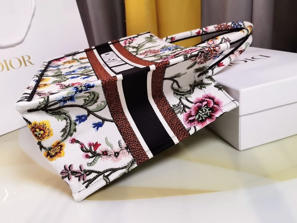 クリスチャンディオール 36cm Book Tote ハンドバッグ