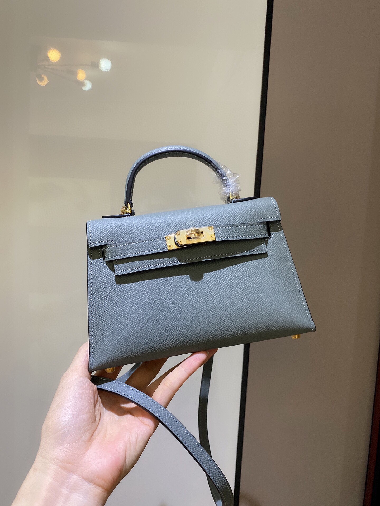芸能人愛用 エルメス mini ケリー 19 Epsom 写真色/金具ゴールド 2023AM