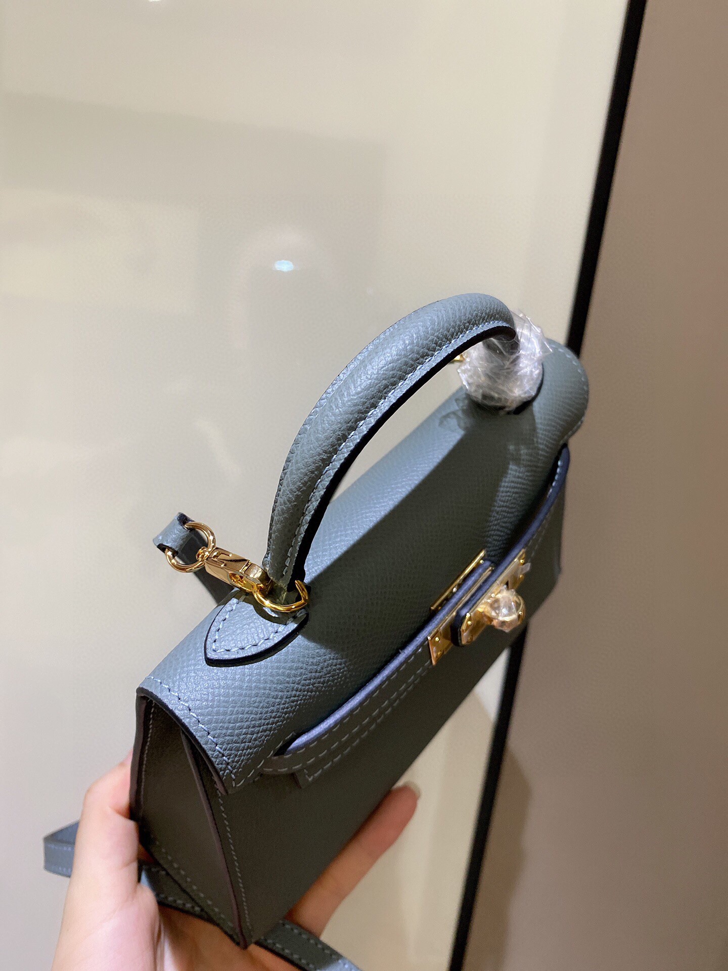 芸能人愛用 エルメス mini ケリー 19 Epsom 写真色/金具ゴールド 2023AM