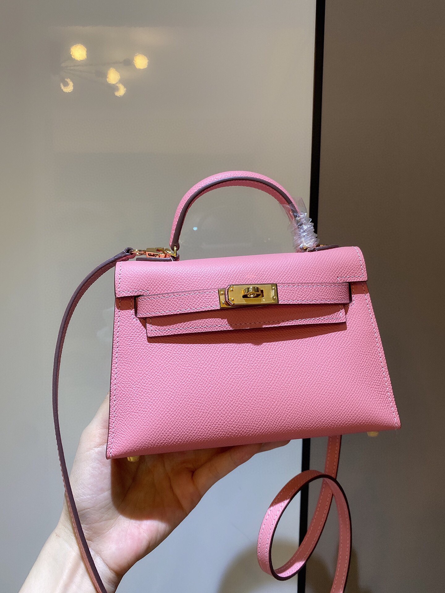 芸能人愛用 エルメス mini ケリー 19 Epsom 写真色/金具ゴールド 2023AM