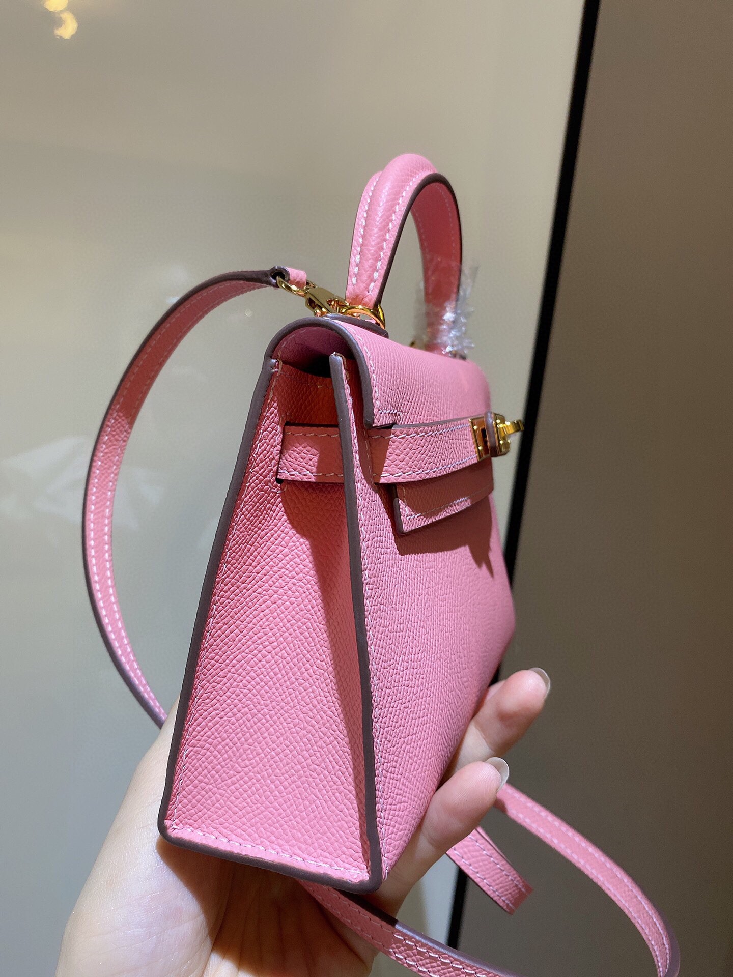芸能人愛用 エルメス mini ケリー 19 Epsom 写真色/金具ゴールド 2023AM