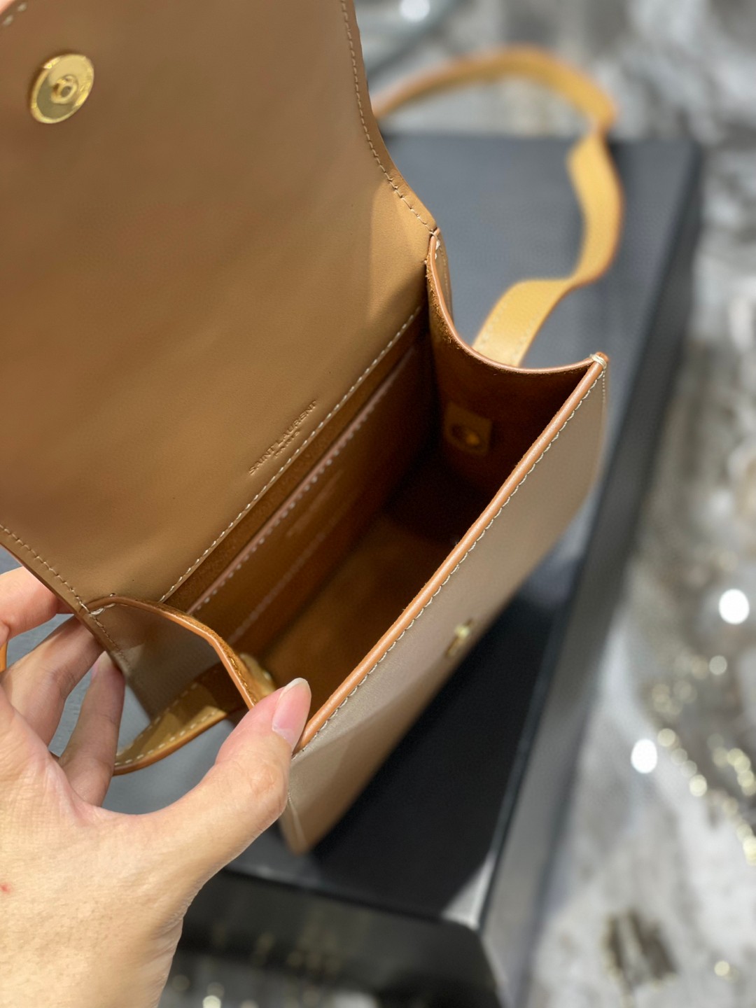 超美品 イヴ サンローラン Kaia Bag ミニショルダーバッグ
