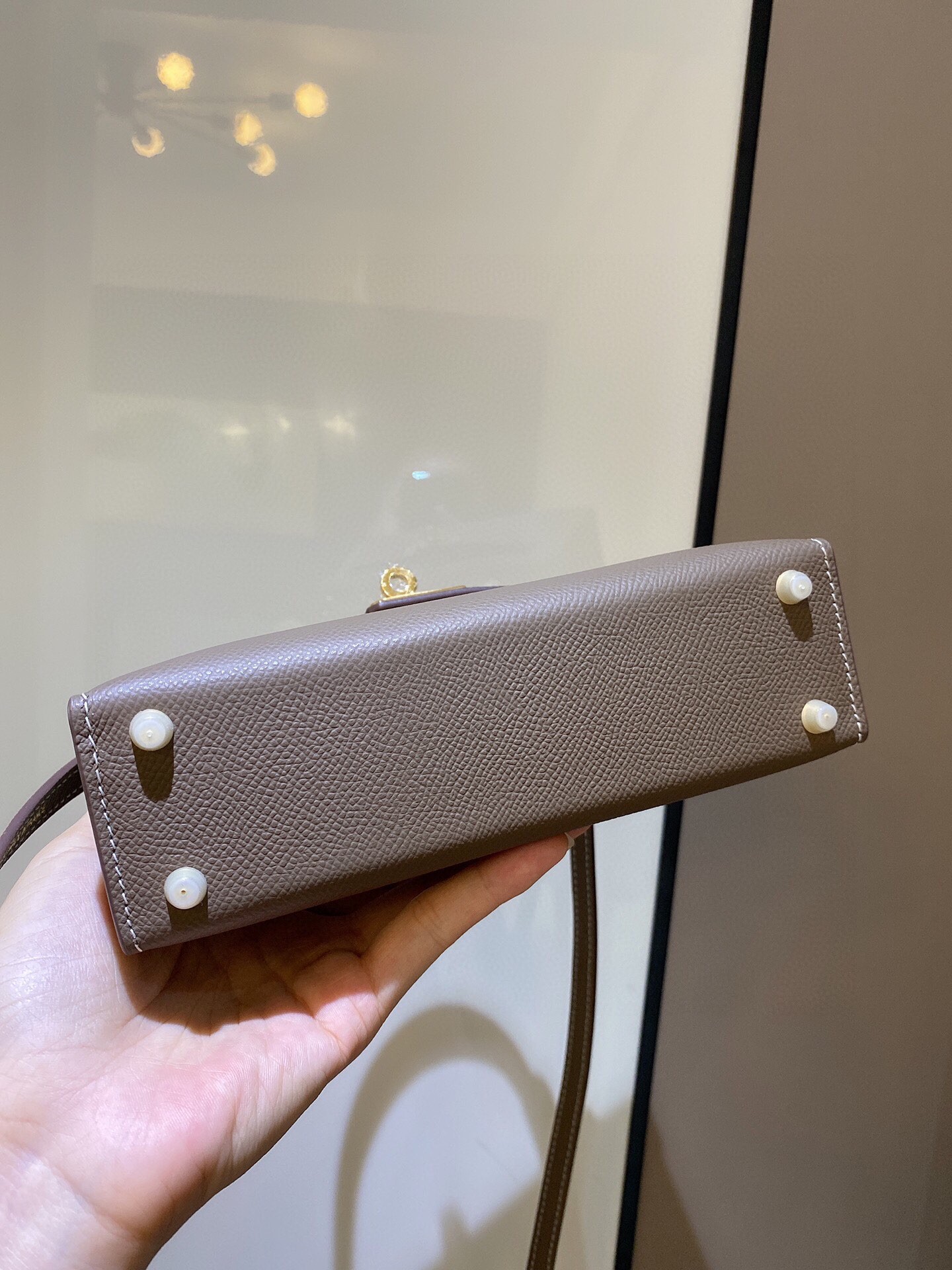 芸能人愛用 エルメス mini ケリー 19 Epsom 写真色/金具ゴールド 2023AM
