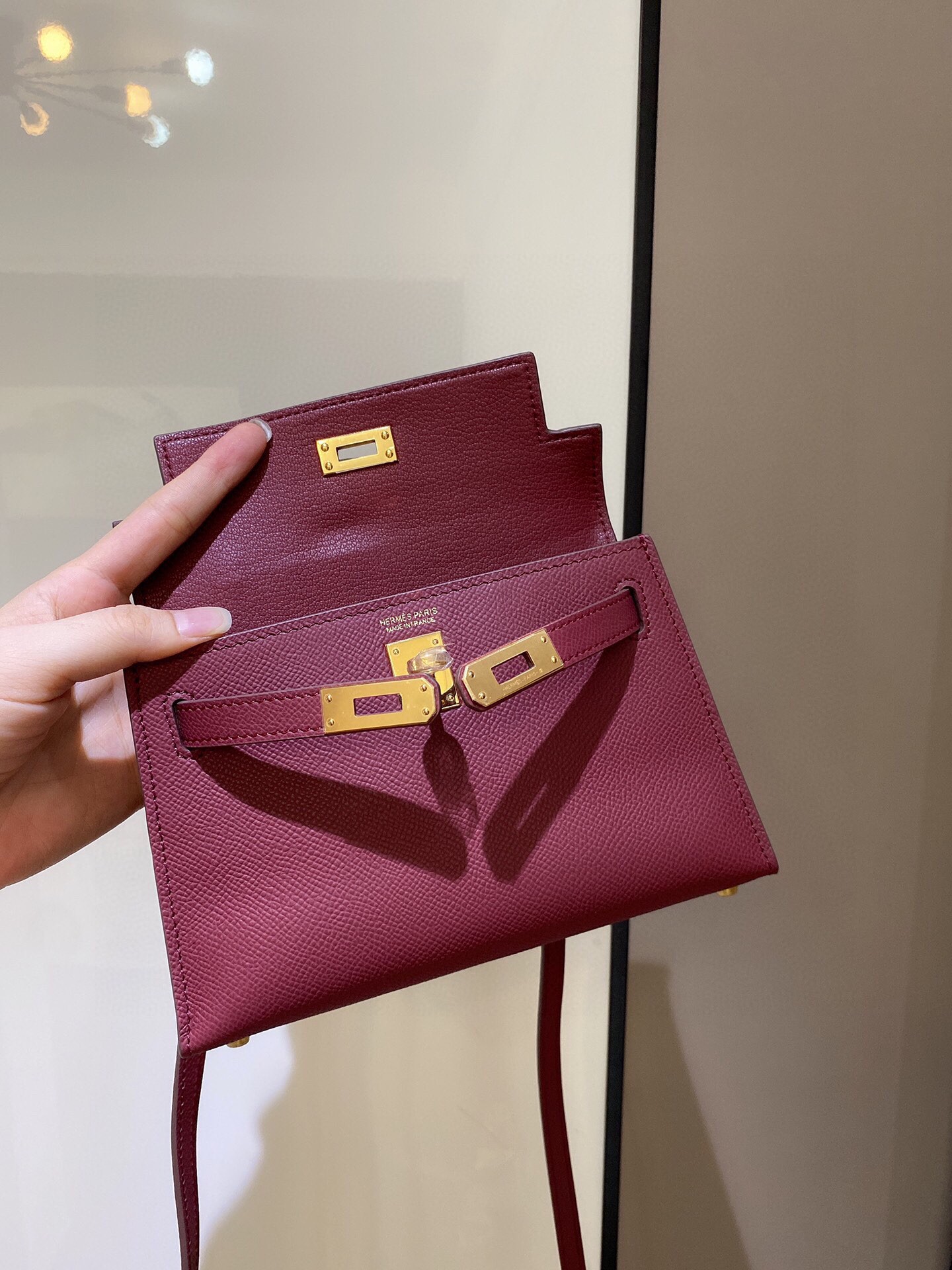 芸能人愛用 エルメス mini ケリー 19 Epsom 写真色/金具ゴールド 2023AM
