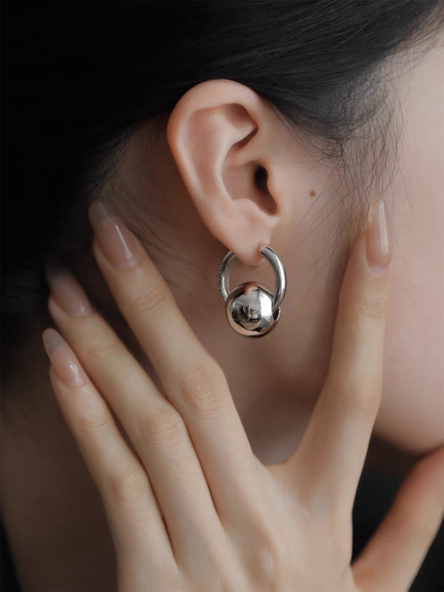 バレンシアガ 人気商品 ピアス イアリング