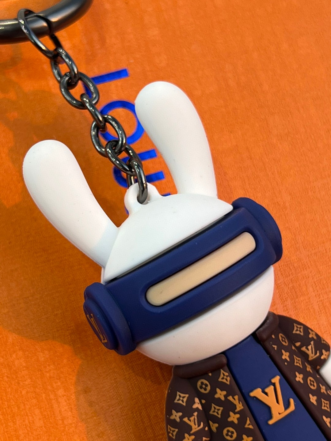 ルイヴィトン 今季の新作 ストラップ バッグ 小物 キーリング