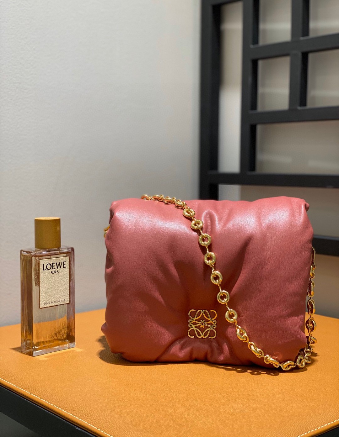 超美品 ロエベ チェーンショルダーバッグ 2302