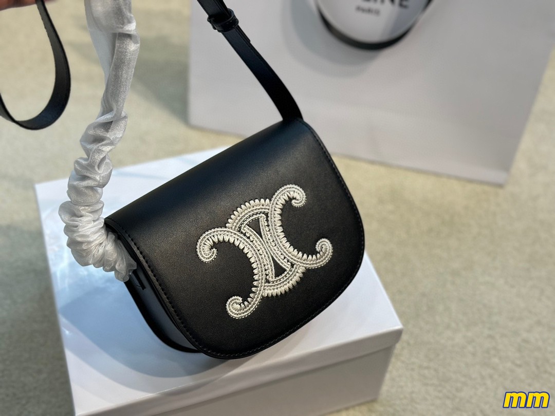 セリーヌ 売れ筋商品 Folco ショルダーバッグ 2302