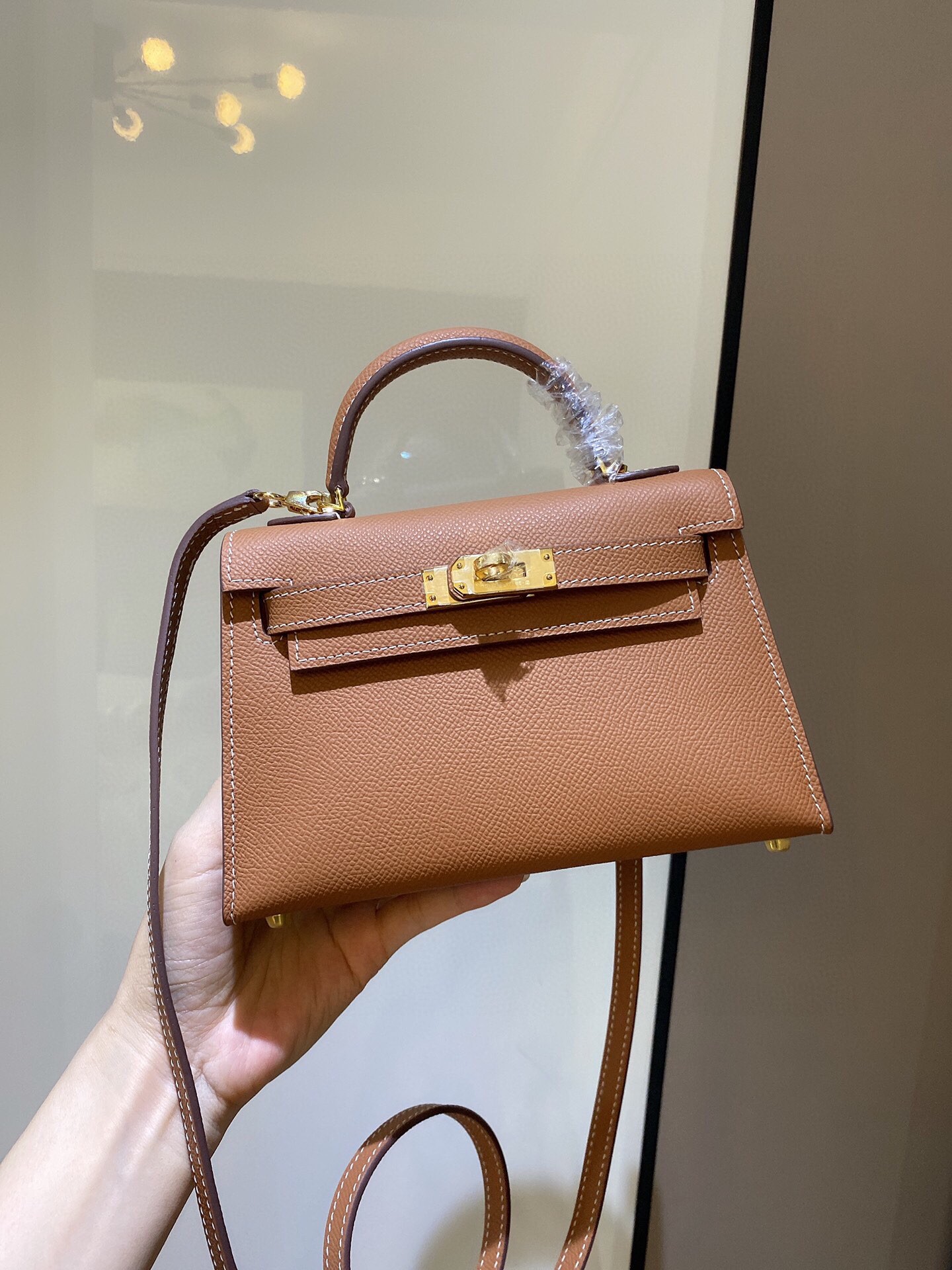 芸能人愛用 エルメス mini ケリー 19 Epsom 写真色/金具ゴールド 2023AM