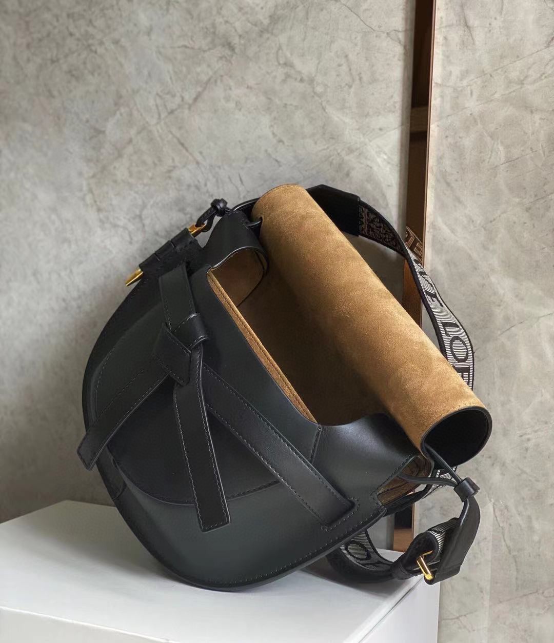 ロエベ 超美品 Gate Dual Saddle ショルダーバッグ 2212