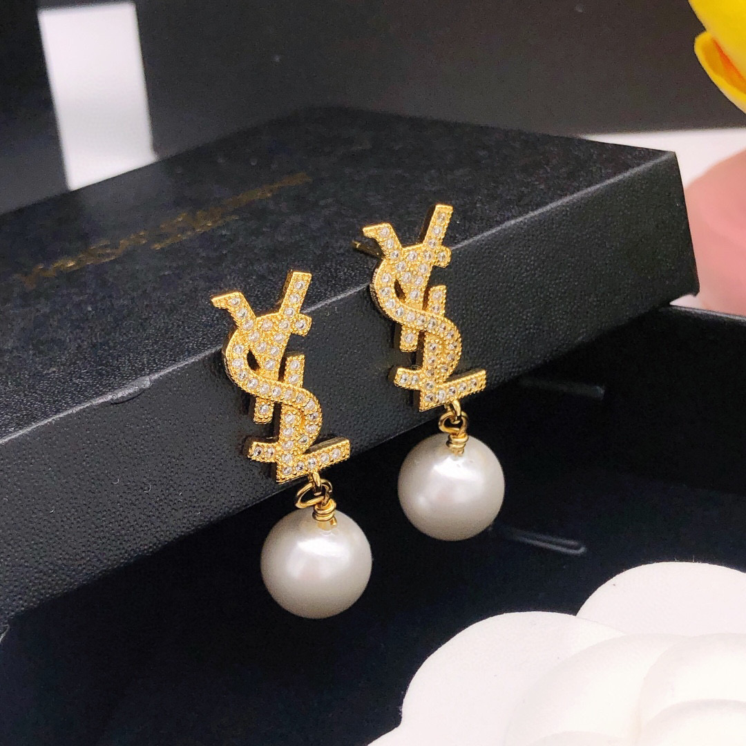 イヴ サンローラン 新作続々入荷中 ピアス イアリング