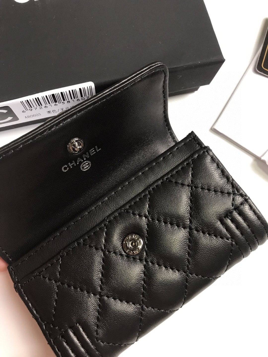 シャネル 売れ筋商品 Wホック二つ折り財布 2302aXNE60-80603-1