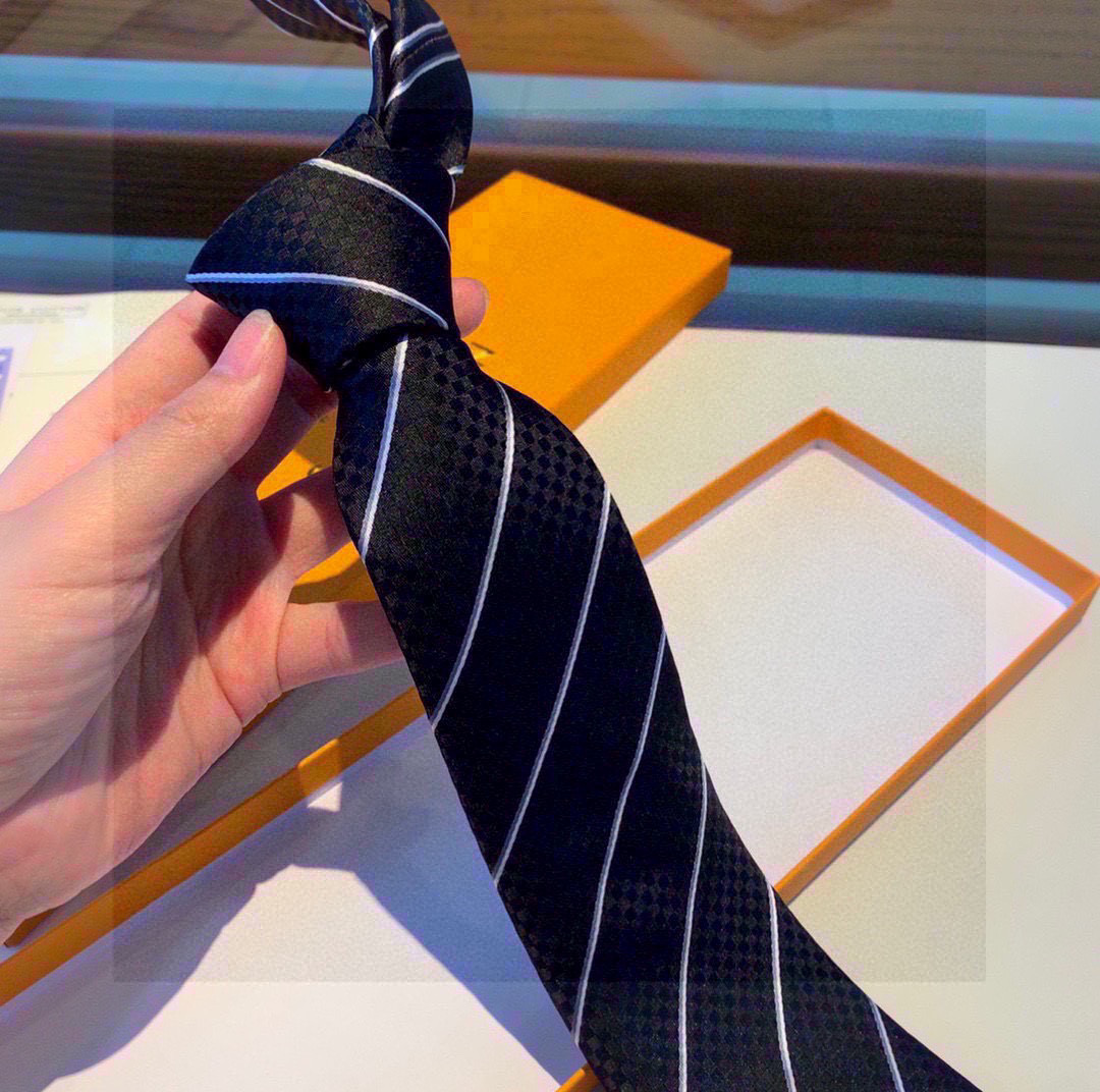 ルイヴィトン 【新品値下受付】 シルク Tie ネクタイ 紳士