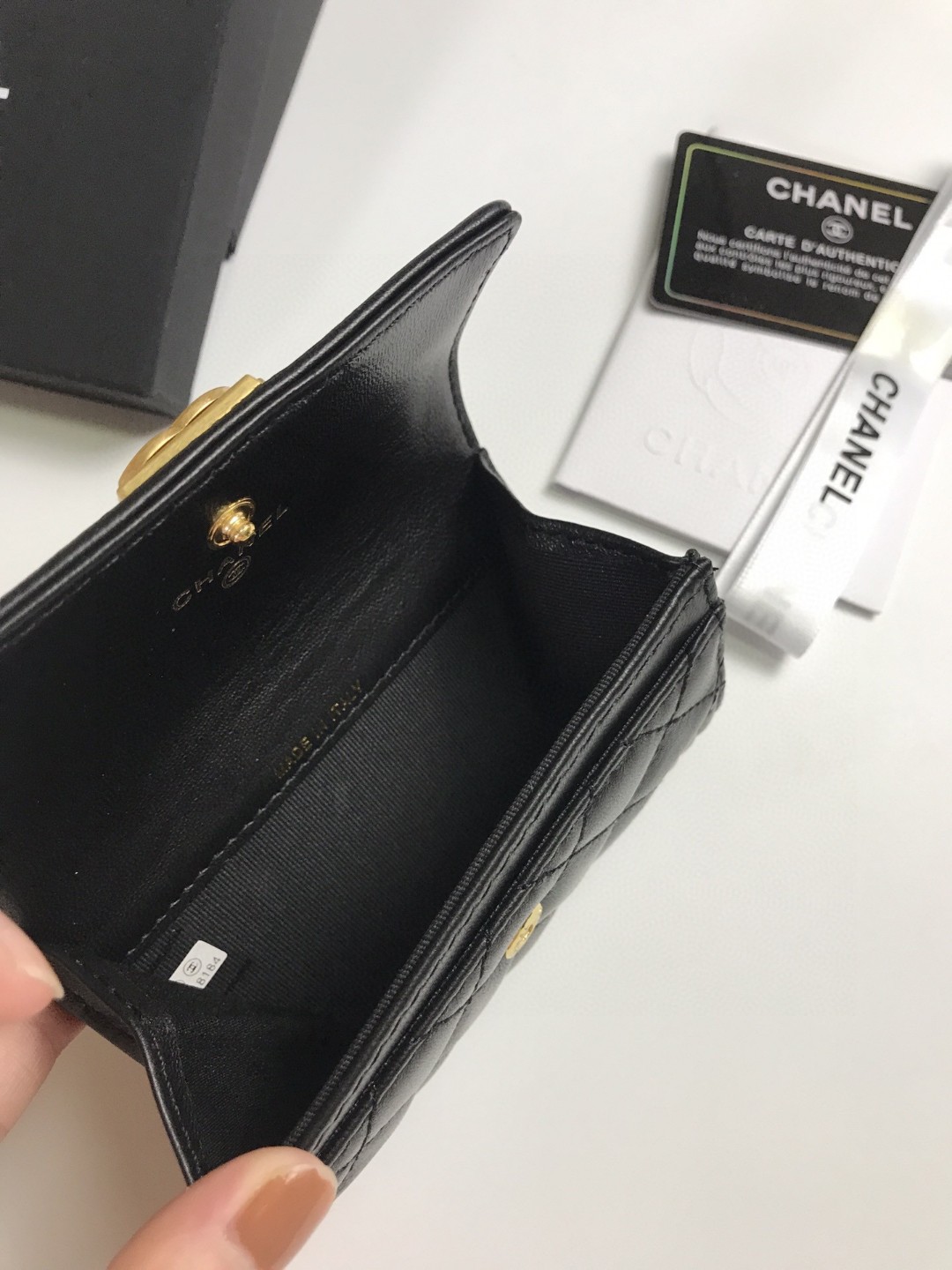 シャネル 売れ筋商品 Wホック二つ折り財布 2302a
