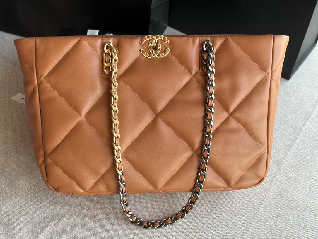 シャネル 超美品 Lamb Skin ショッピングバッグ 2211AADAJ