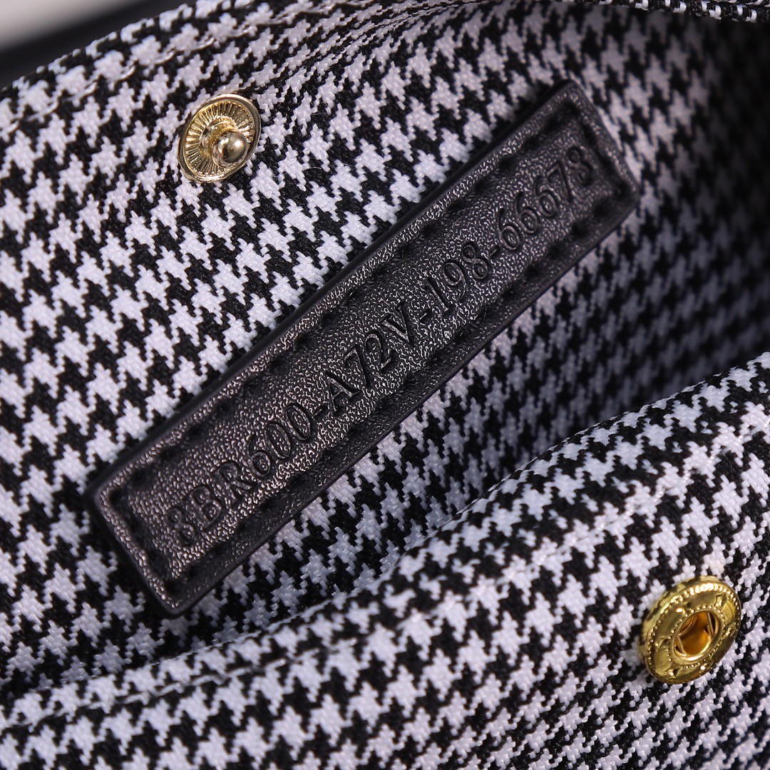 フェンディ 41cm X-Tote ハンドバッグ 2209