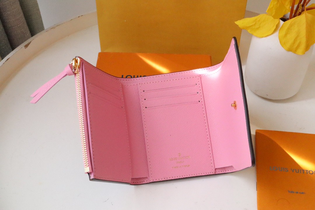 ルイヴィトン Vivienne Holidays Victorine 三つ折り財布