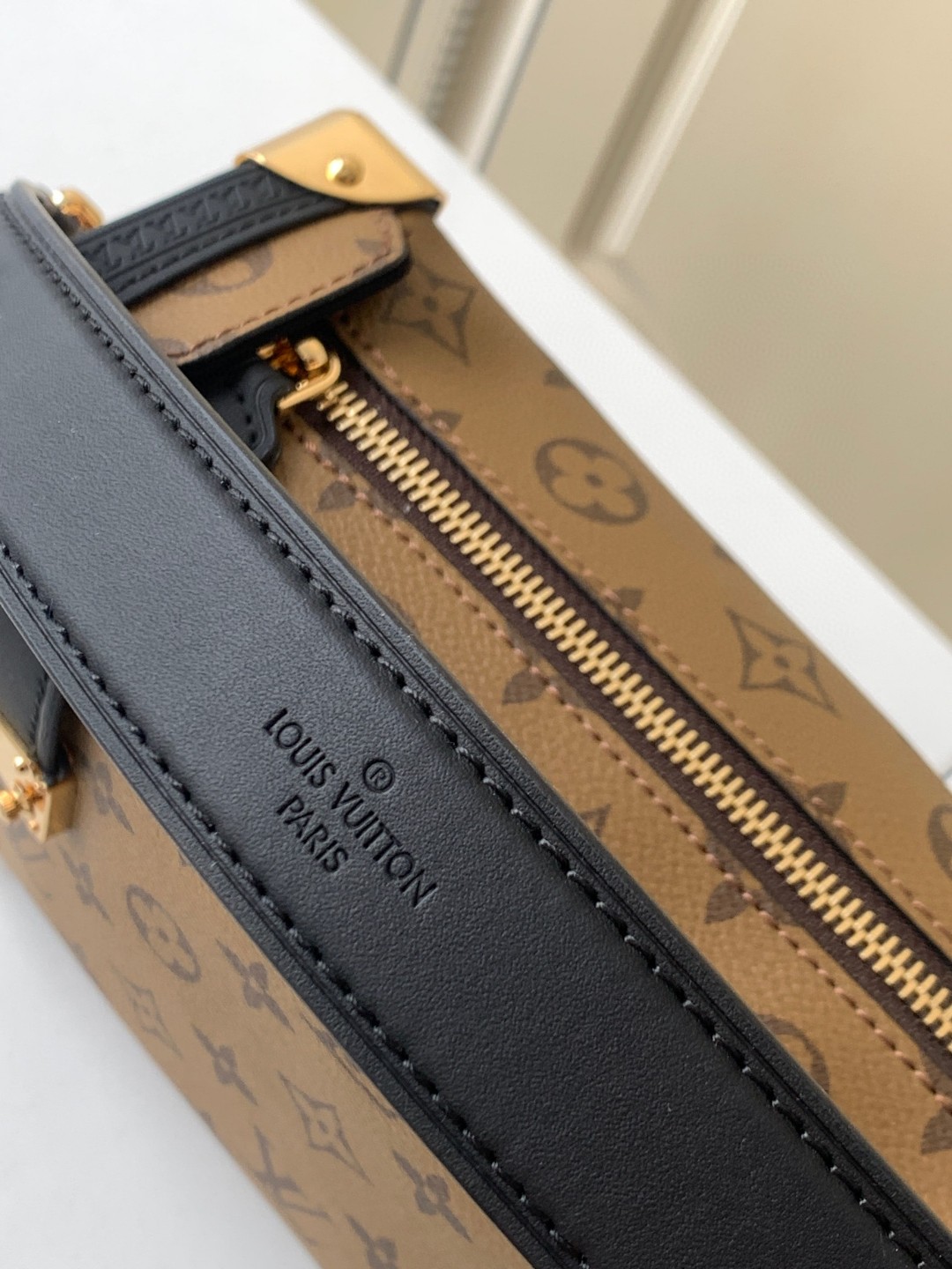 ルイヴィトン 人気商品 Petite Malle ショルダーバッグ 2212