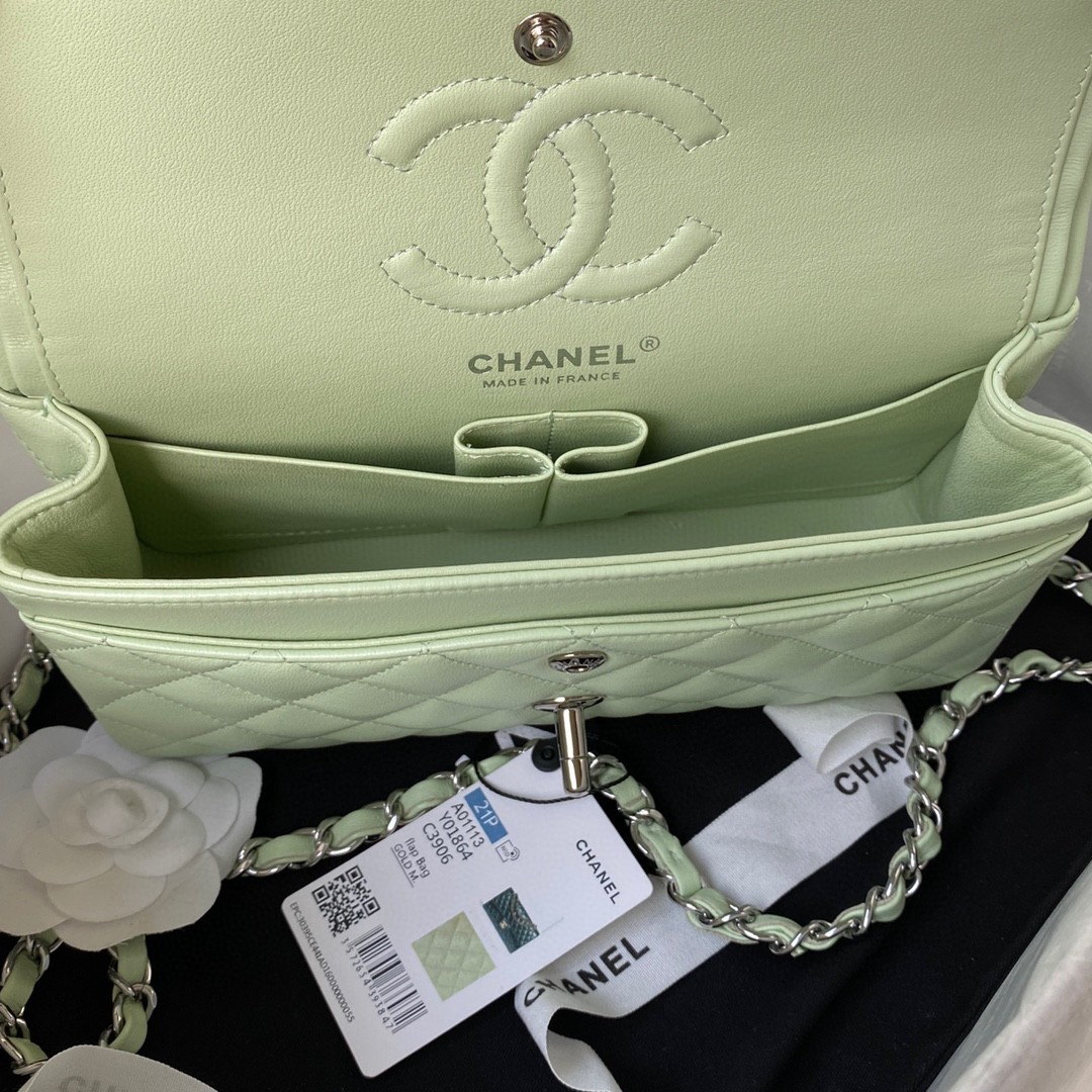 シャネル 23cm Classic Flap Bag チェーンショルダーバッグ 2212