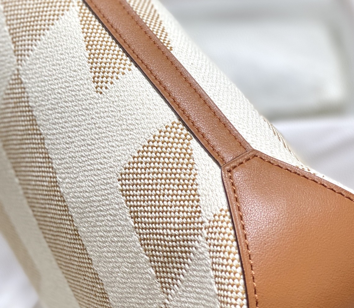 エルメス 人気商品 27cm Cabas Hen Biais Tote ショルダーバッグ