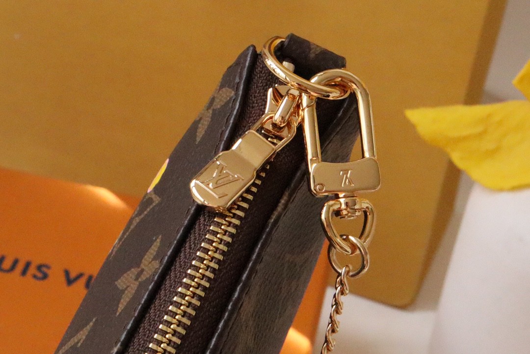 ルイヴィトン mini Pochette Accessoires セカンドバッグ