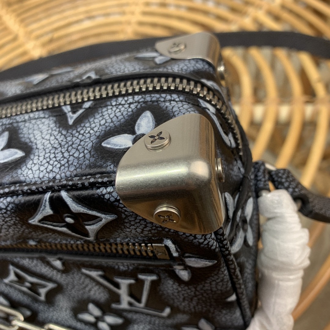 ルイヴィトン 超美品 mini Soft Trunk ショルダーバッグ 2212HSJ