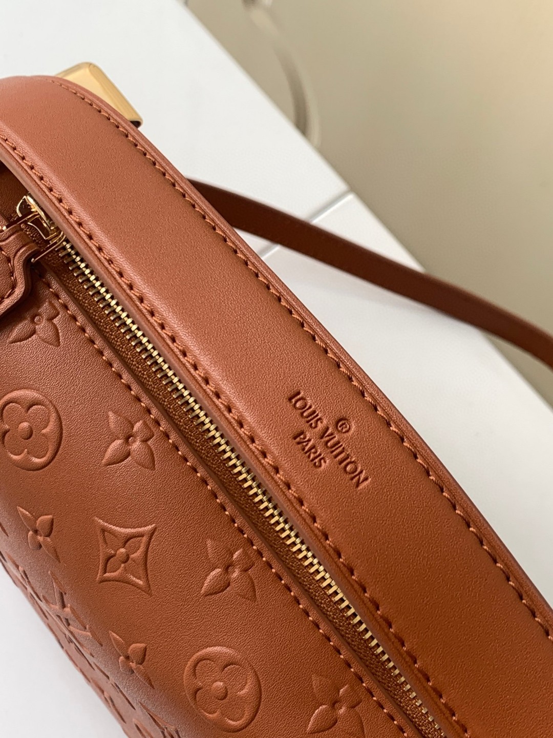 ルイヴィトン 人気商品 Petite Malle ショルダーバッグ 2212