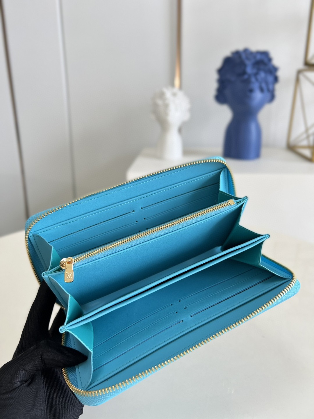 ルイヴィトン 超美品 Monogram ラウンドファスナー式財布