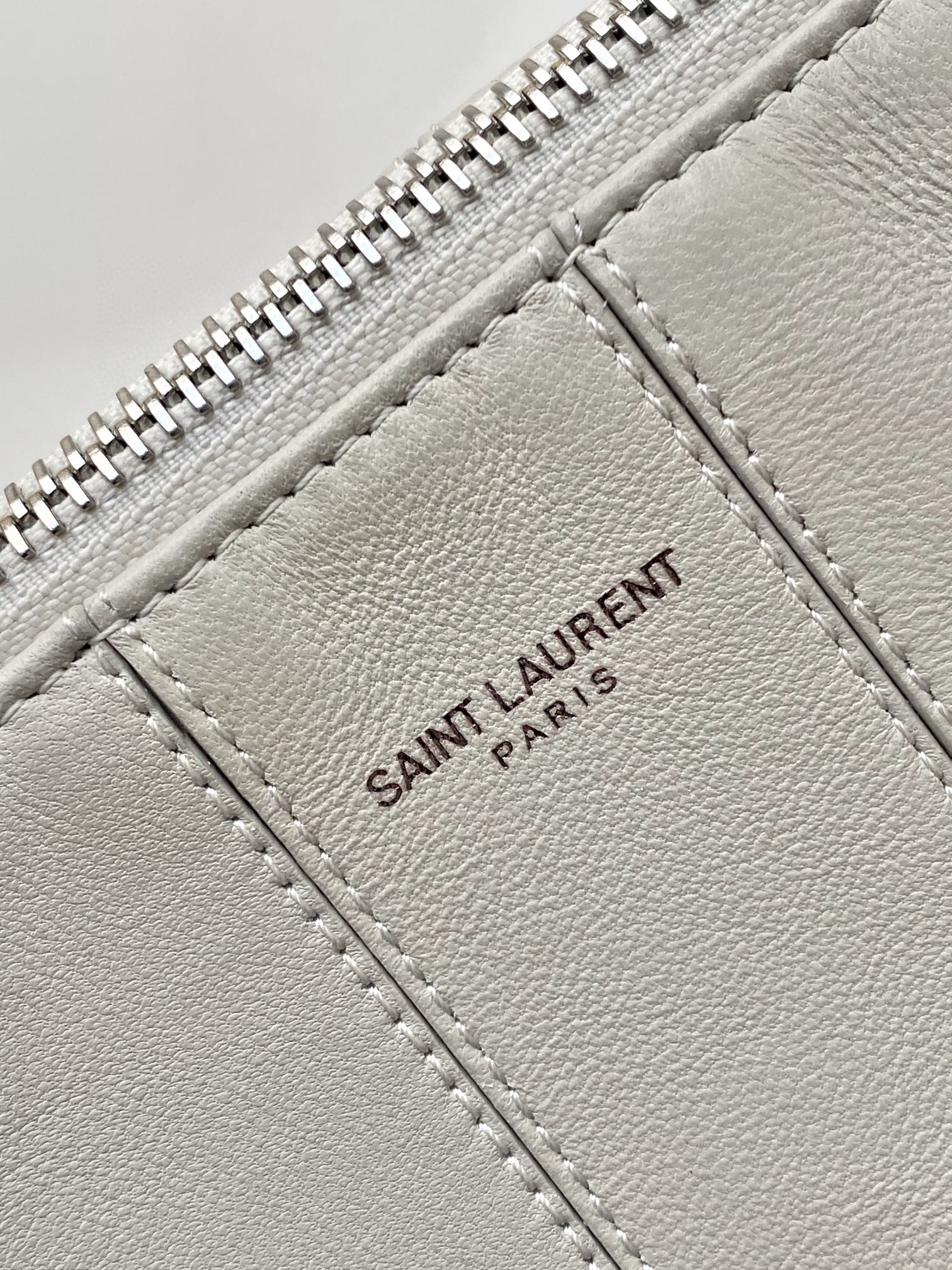 イヴ サンローラン 極美品 Monogramme ショルダーバッグ