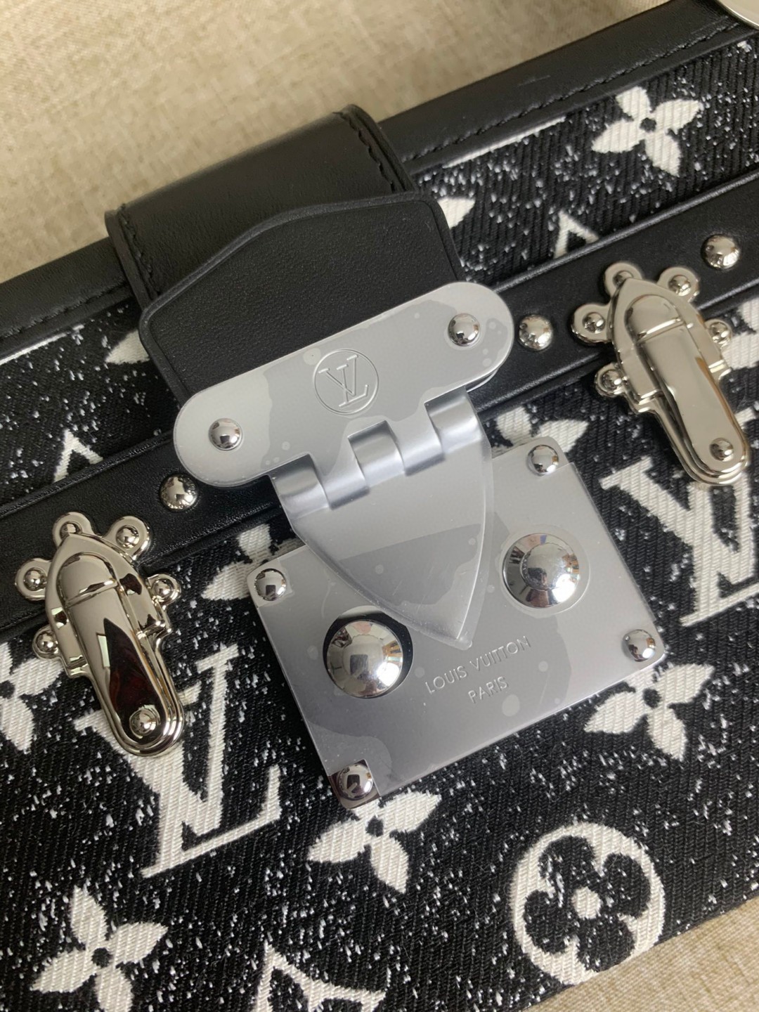 ルイヴィトン 超美品 Petite Malle ショルダーバッグ