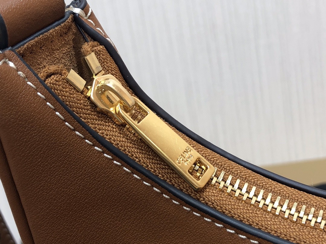 セリーヌ 超美品 AVA STRAP ワンショルダーハンドバッグ 2209