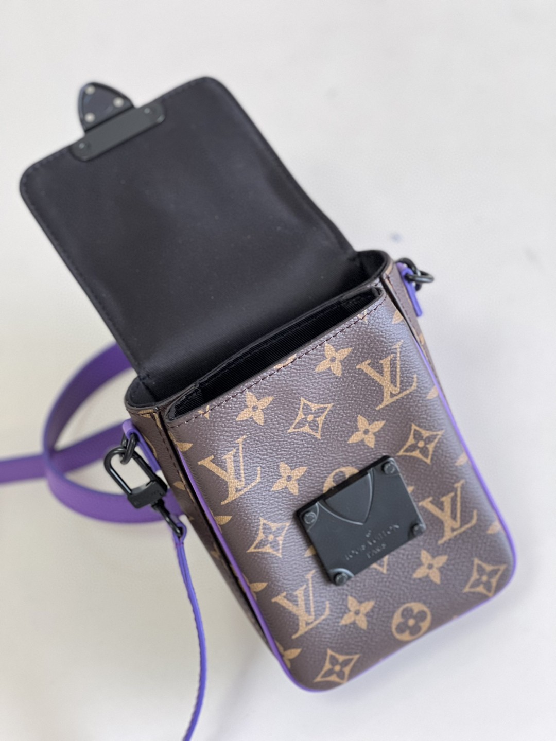 ルイヴィトン完美 S-Lock Vertical Wearable ミニショルダーバッグ 2209