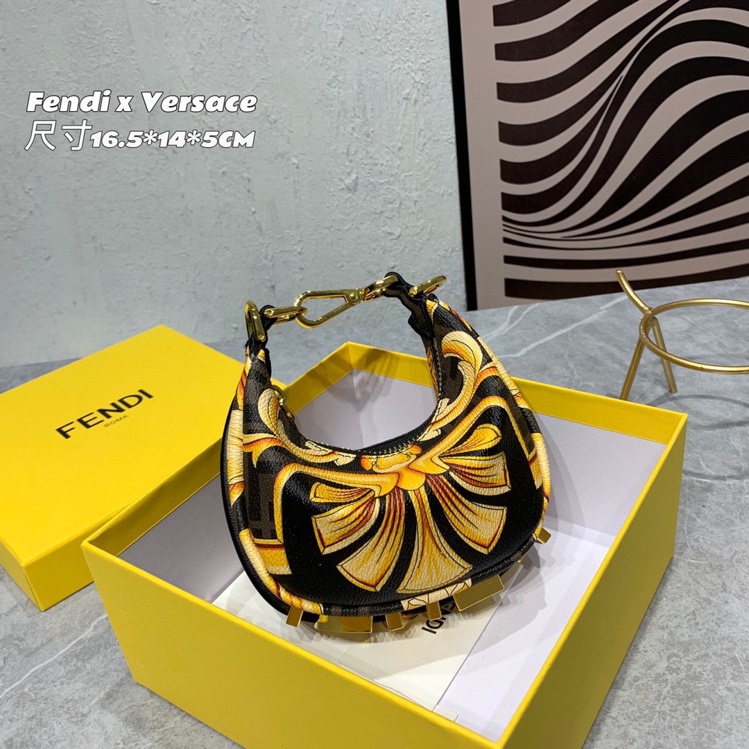 フェンディ×ヴェルサーチ 超美品 ハンドバッグ 2207