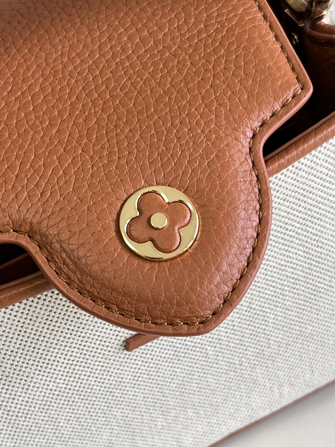 ルイヴィトン 超美品 Capucines mini 2WAY ハンドバッグ